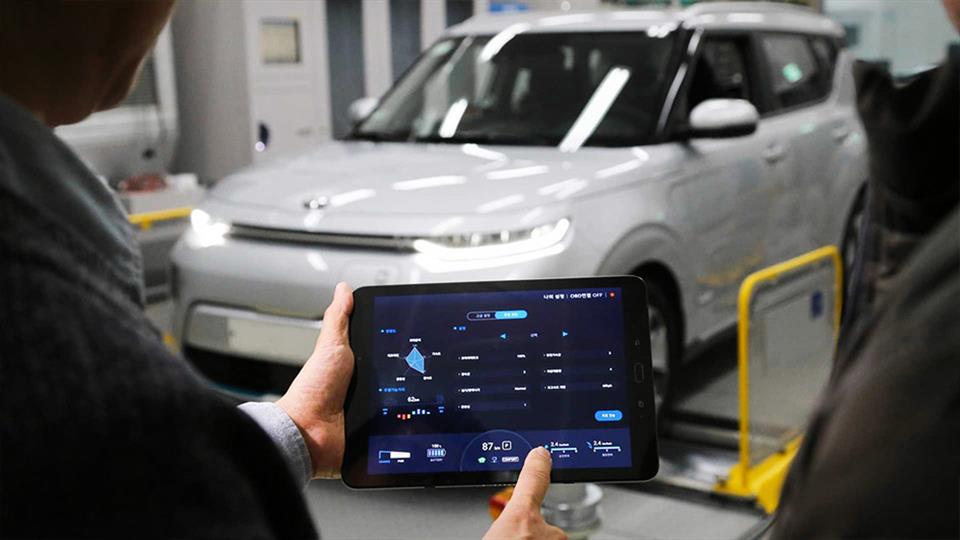 نرم افزار جدید کیا هیوندای برای کنترل خودروهای برقی